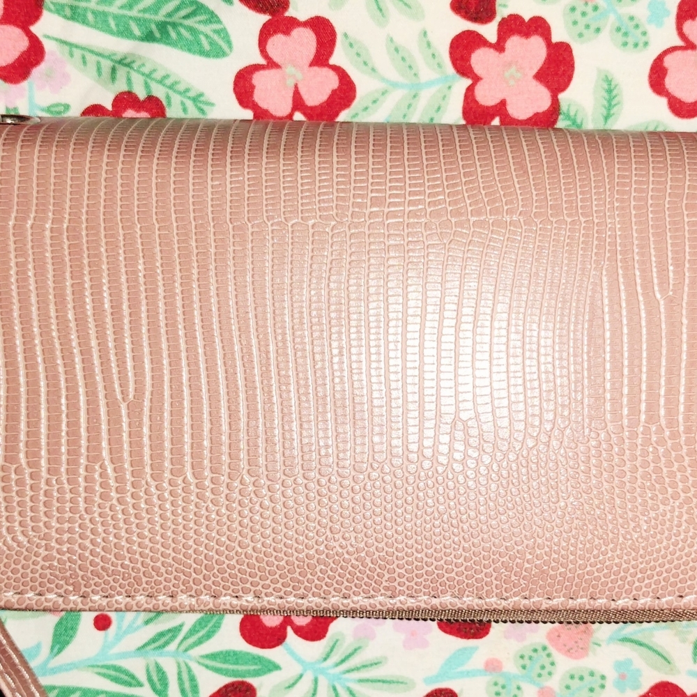 Elegant Pink Textured New Wallet
